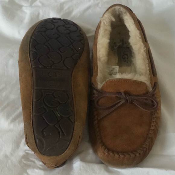 Ugg moccasins - Picture 2 of 2